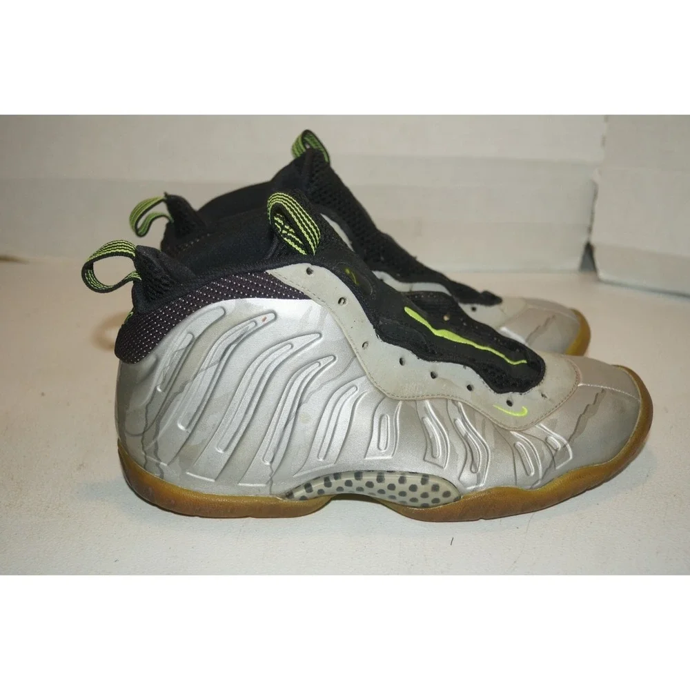 Nike Little Posite One Metallic Silver Boys Shoes Size 7Y NO LACES- U11